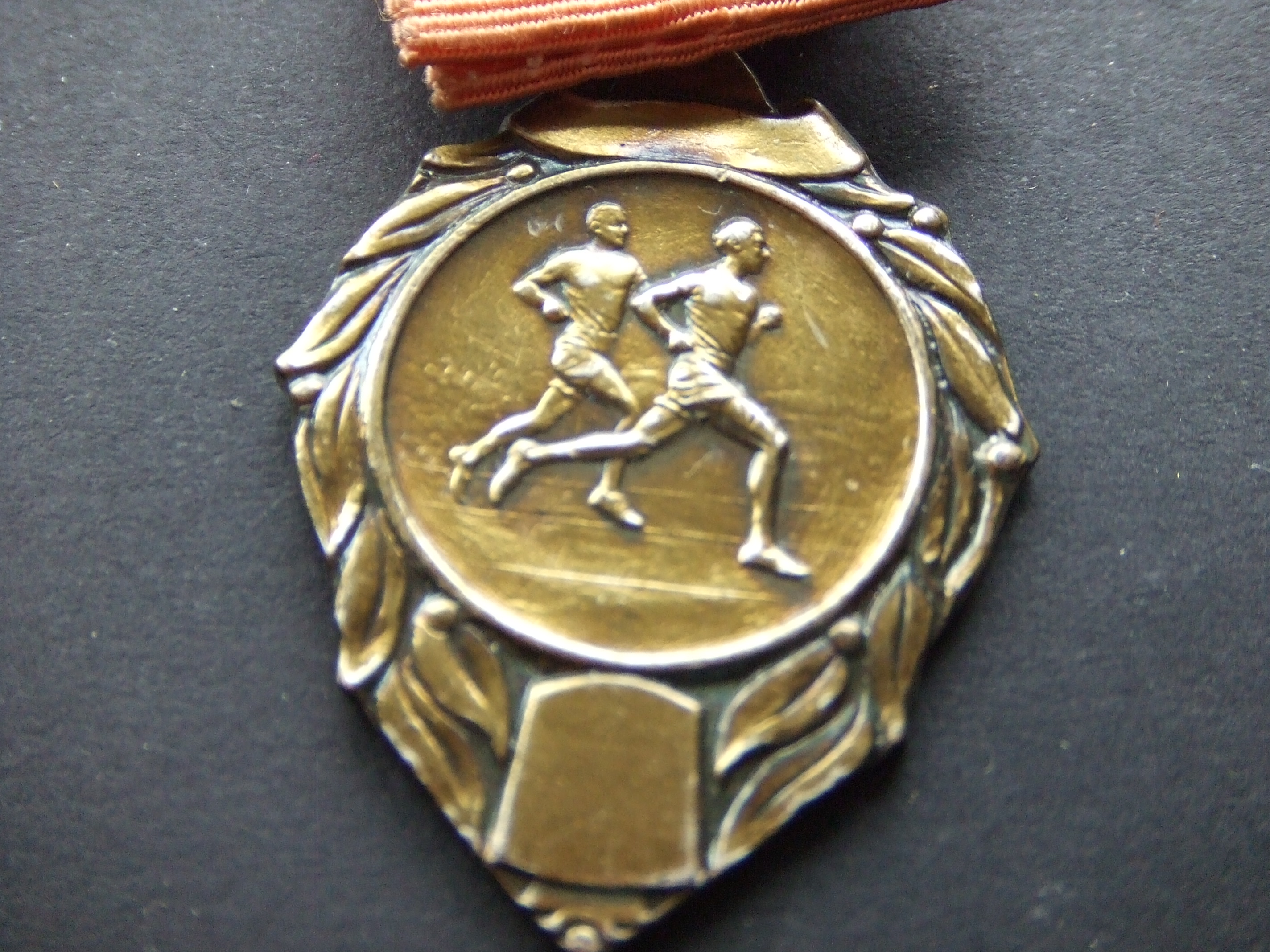 Atletiekvereniging Castricum prestatieloop 1973 goudkleurig
